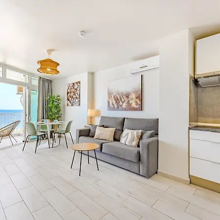 8'th Floor Ocean View In Americas דירה ארונה